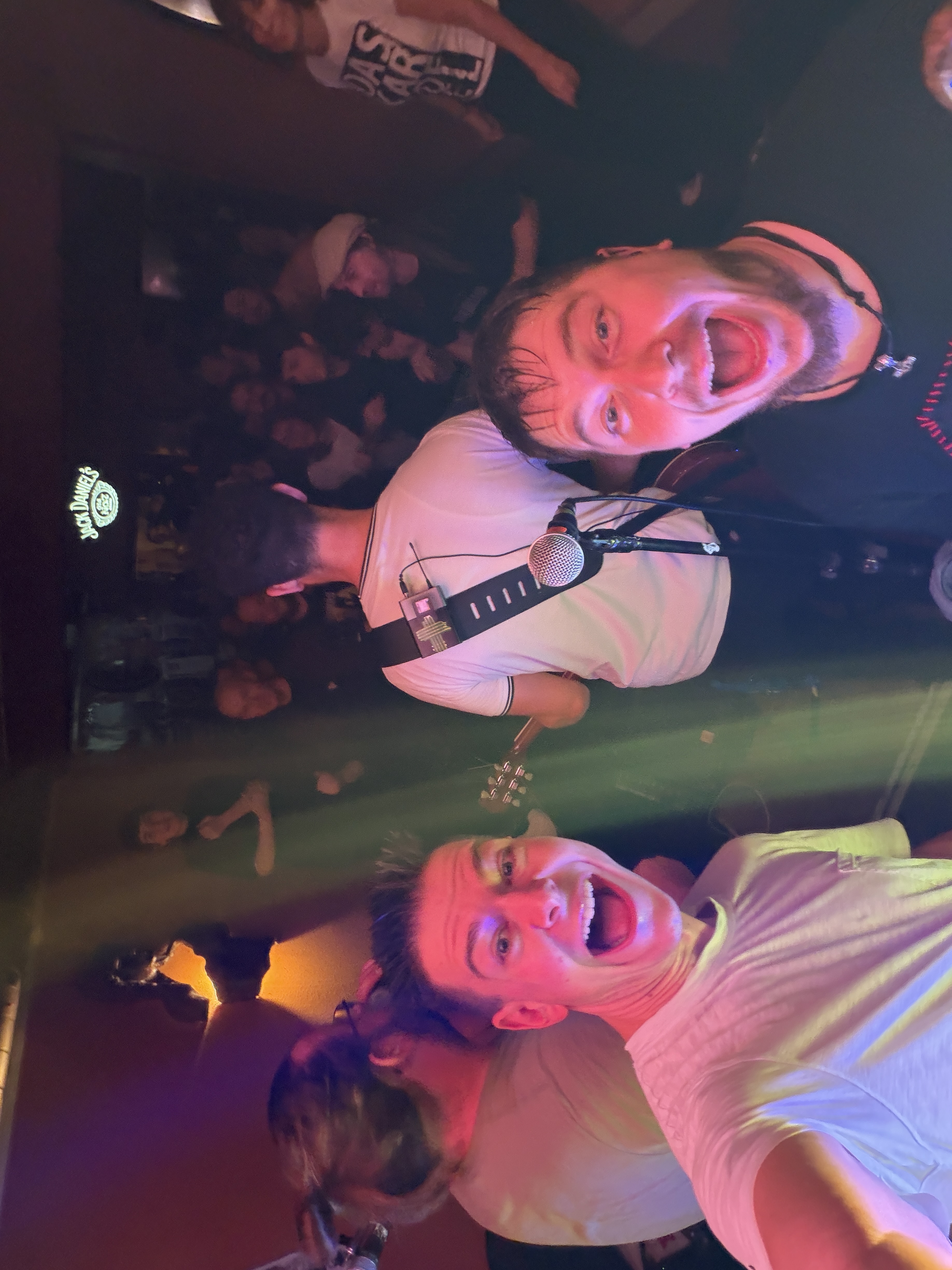 Selfie-artige Bühnenaufnahme von Das Kartoffel